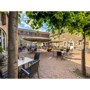 Solero Maestro Prestige Pro Horecaparasol – 300×400 & 400×400 cm | Gipro Parasols